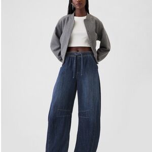 GAP High Rise Stride Wide-Leg Jeans - Rinse Wash - Size M
New With Tags